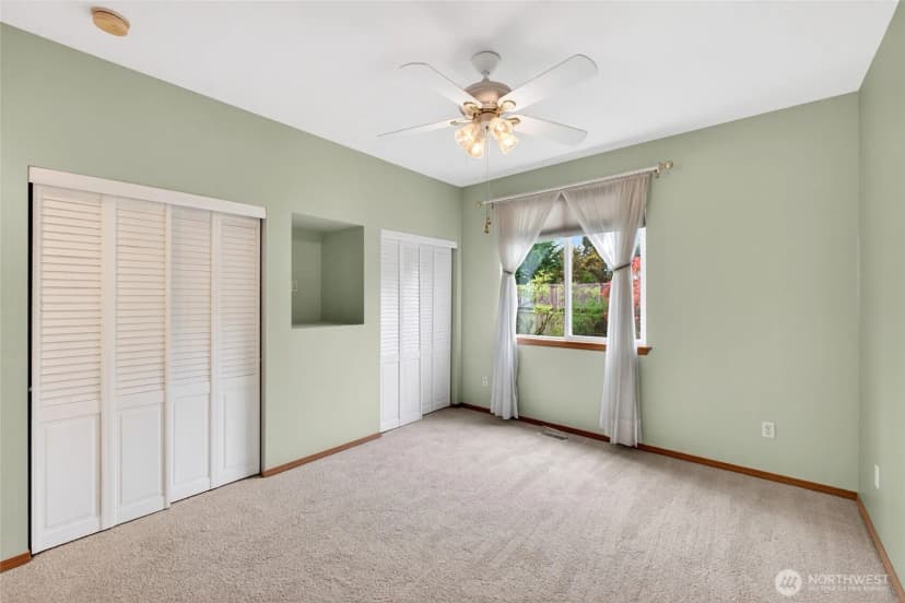 Property photo for 11310 3rd Avenue Ct E, Tacoma photo 14