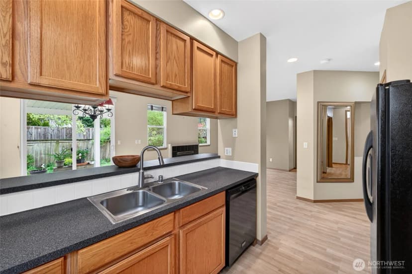 Property photo for 11310 3rd Avenue Ct E, Tacoma photo 6