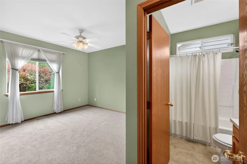 Property photo for 11310 3rd Avenue Ct E, Tacoma photo 15
