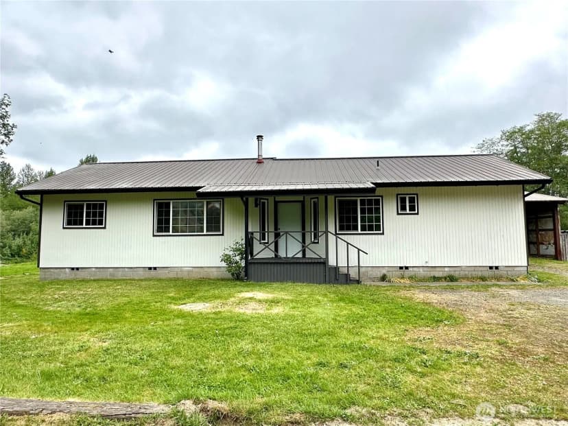 Property photo for 120 Hammer Way, Forks