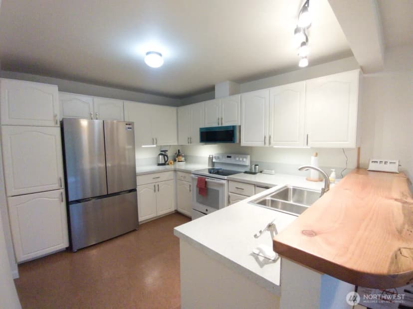 Property photo for 17918 23rd Lane Ne #302, Shoreline photo 9