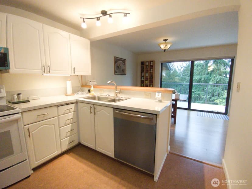 Property photo for 17918 23rd Lane Ne #302, Shoreline photo 10