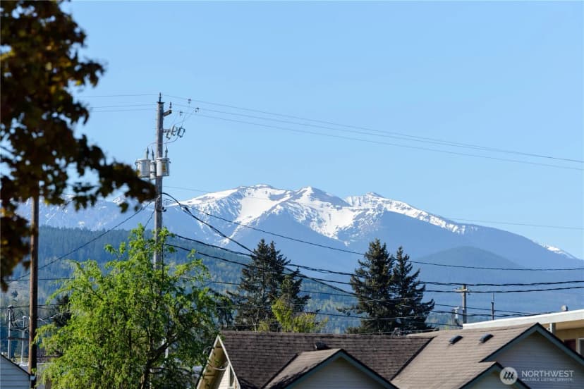 Property photo for 405 W Spruce Street, Sequim photo 2