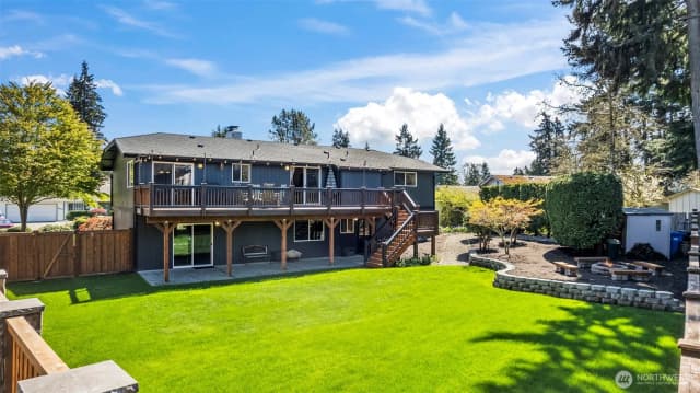 Property photo for 7901 Sapphire Drive Sw, Lakewood photo 4