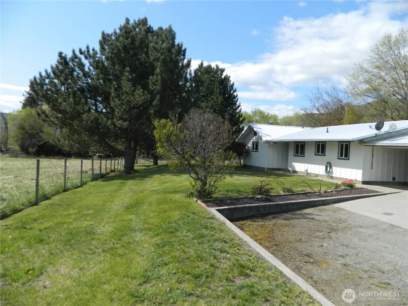 Property photo for 651 Highway 7, Tonasket photo 20
