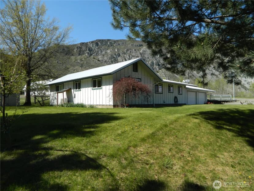 Property photo for 651 Highway 7, Tonasket photo 3