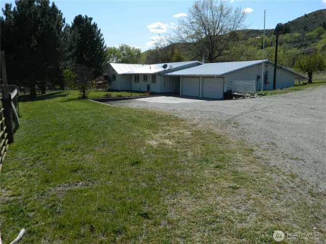 Property photo for 651 Highway 7, Tonasket photo 2