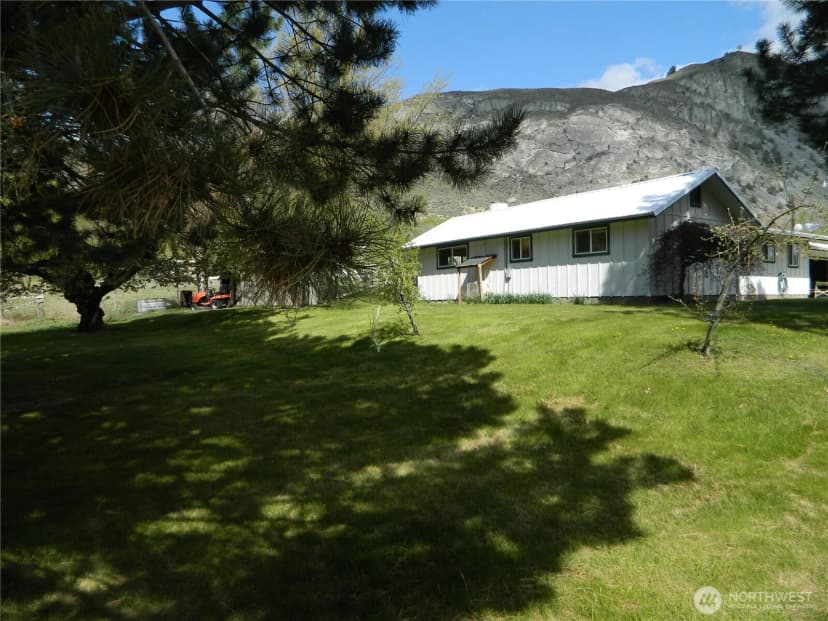 Property photo for 651 Highway 7, Tonasket photo 12