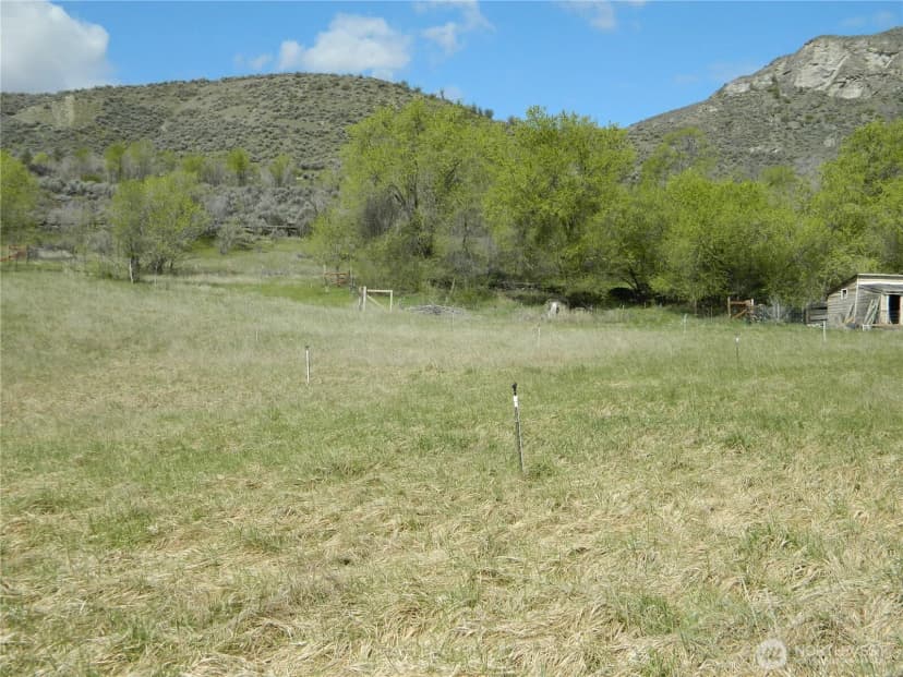Property photo for 651 Highway 7, Tonasket photo 11