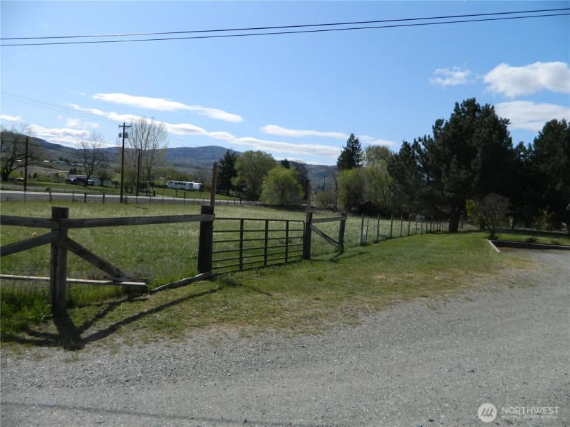 Property photo for 651 Highway 7, Tonasket photo 18