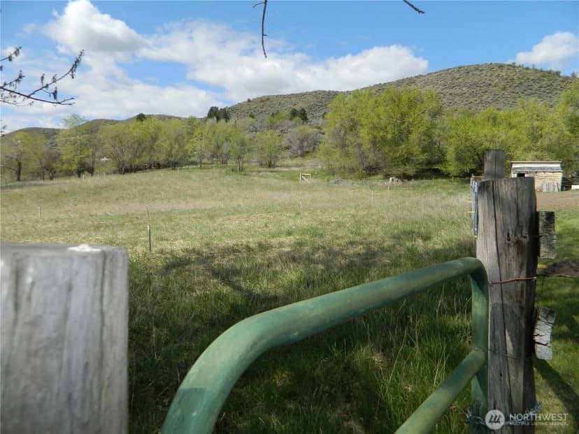 Property photo for 651 Highway 7, Tonasket photo 8
