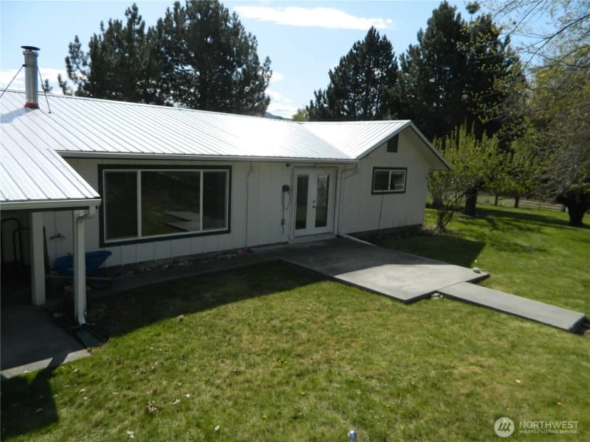 Property photo for 651 Highway 7, Tonasket photo 6