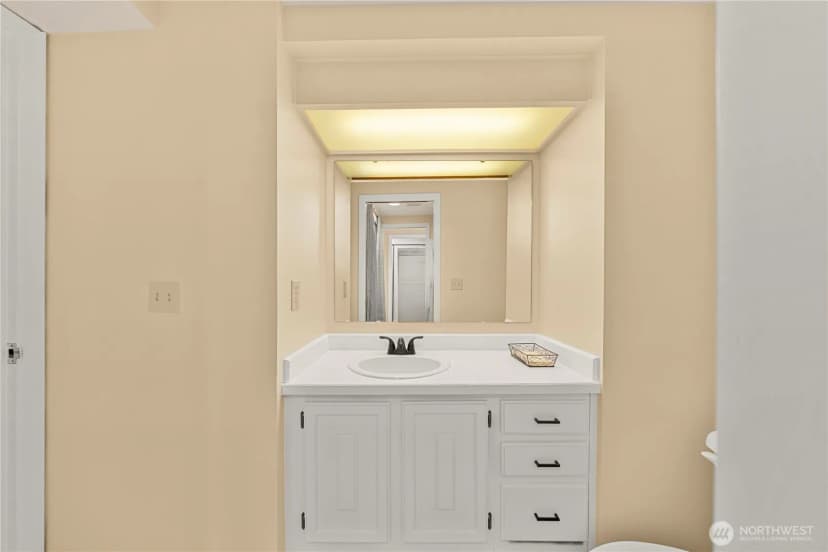 Property photo for 3911 108th Avenue Ne #b203, Bellevue photo 25