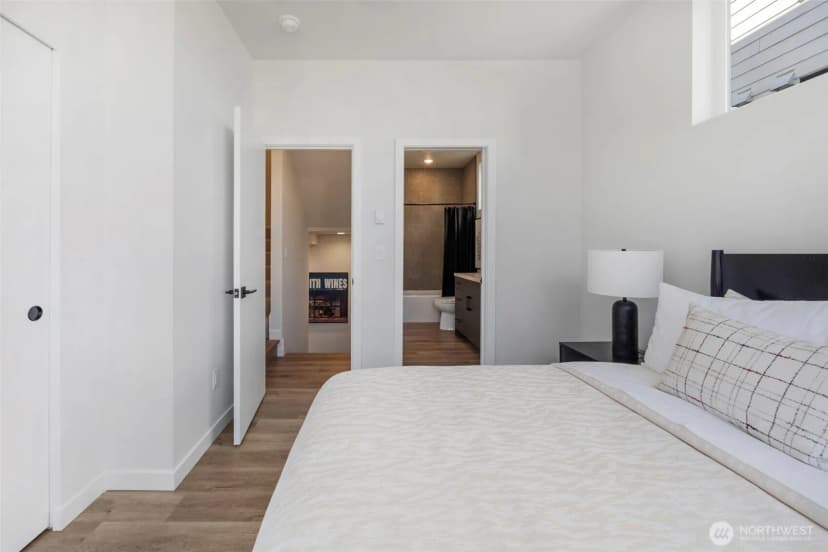 Property photo for 6727 Carleton Avenue S #b, Seattle photo 15