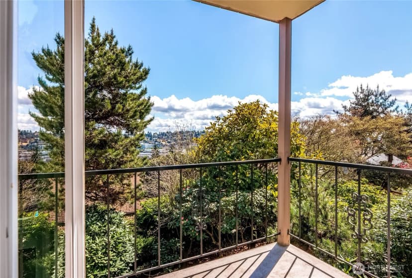 Property photo for 3424 25th Avenue W #201, Seattle photo 23