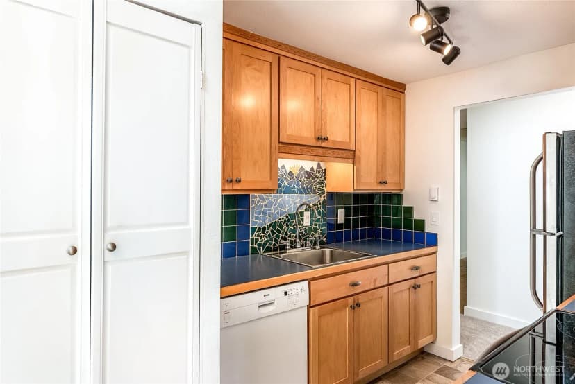 Property photo for 3424 25th Avenue W #201, Seattle photo 12