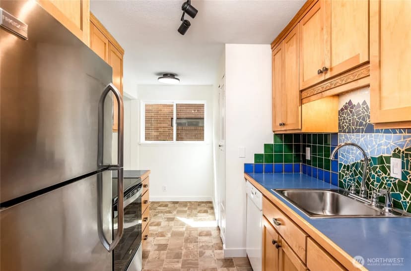 Property photo for 3424 25th Avenue W #201, Seattle photo 10