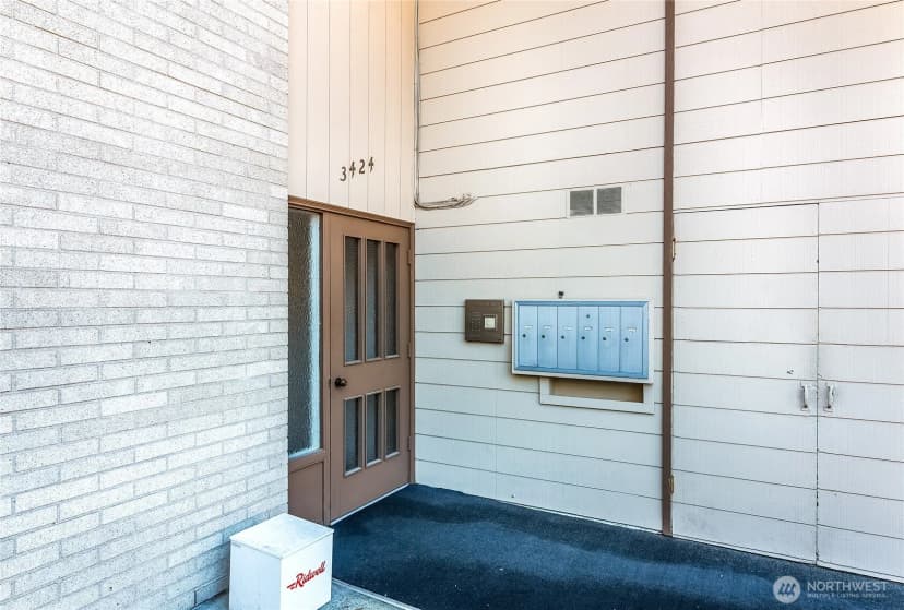 Property photo for 3424 25th Avenue W #201, Seattle photo 3