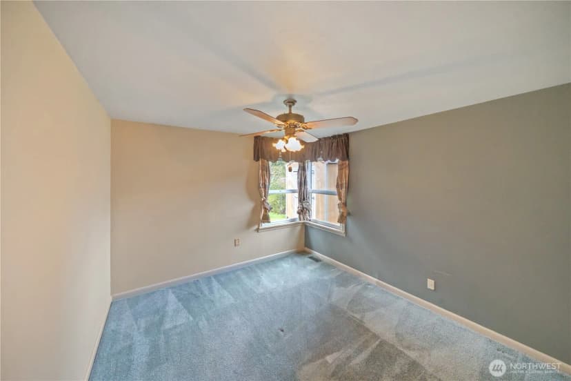 Property photo for 16751 Linden Avenue N, Shoreline photo 8
