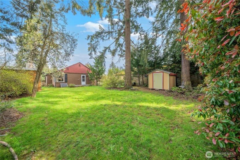 Property photo for 16751 Linden Avenue N, Shoreline photo 11