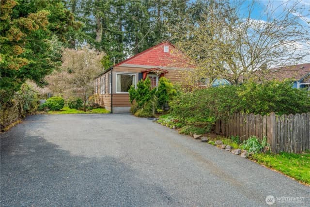 Property photo for 16751 Linden Avenue N, Shoreline