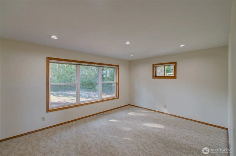 Property photo for 17600 Sandridge Road, Long Beach photo 27