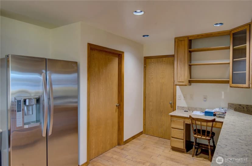 Property photo for 17600 Sandridge Road, Long Beach photo 17