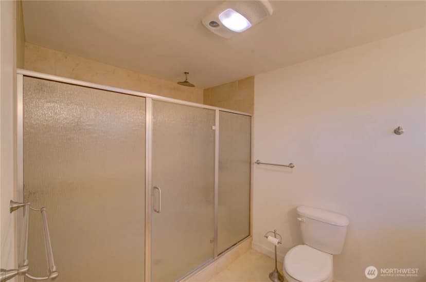 Property photo for 17600 Sandridge Road, Long Beach photo 22
