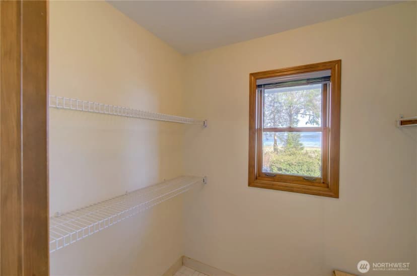 Property photo for 17600 Sandridge Road, Long Beach photo 21