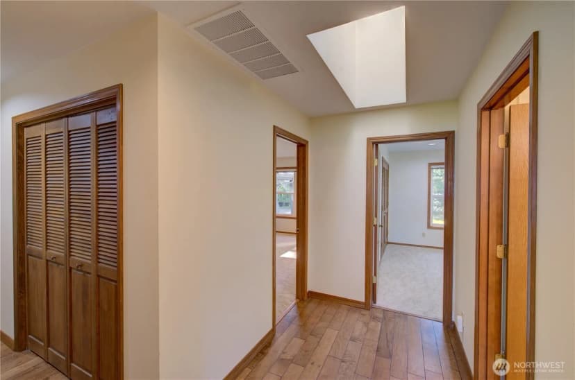 Property photo for 17600 Sandridge Road, Long Beach photo 25