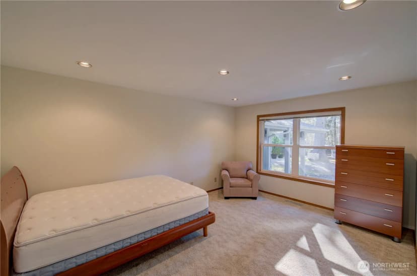 Property photo for 17600 Sandridge Road, Long Beach photo 26