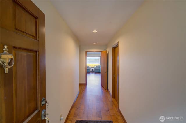 Property photo for 17600 Sandridge Road, Long Beach photo 4