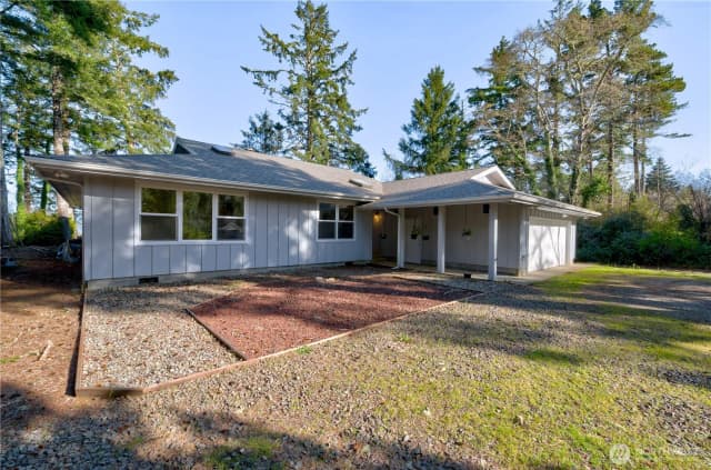 Property photo for 17600 Sandridge Road, Long Beach