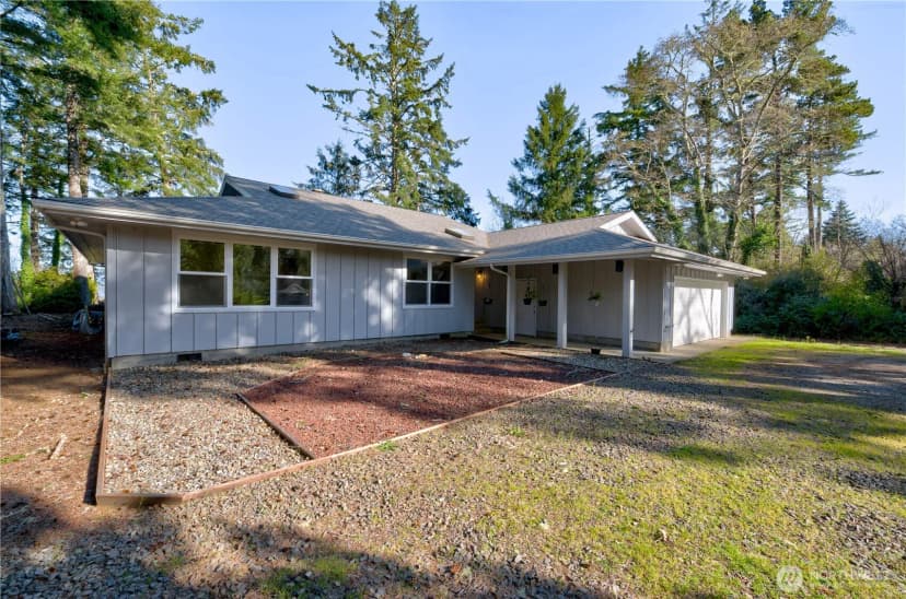 Property photo for 17600 Sandridge Road, Long Beach