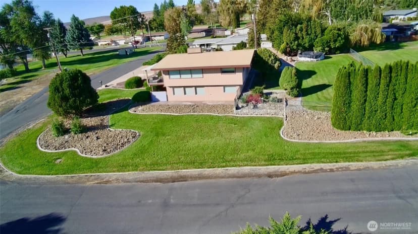 Property photo for 840 Braeburn Place Nw, Soap Lake photo 9