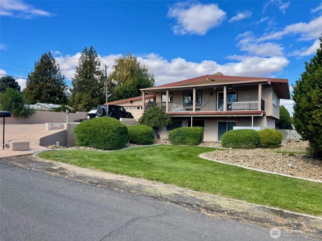 Property photo for 840 Braeburn Place Nw, Soap Lake