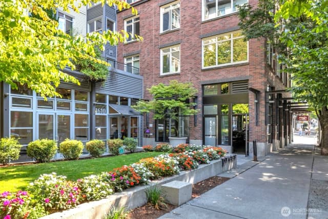 Property photo for 1610 Belmont Ave #407, Seattle photo 2