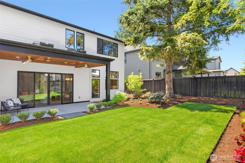 Property photo for 13128 Ne 103rd Place, Kirkland photo 3