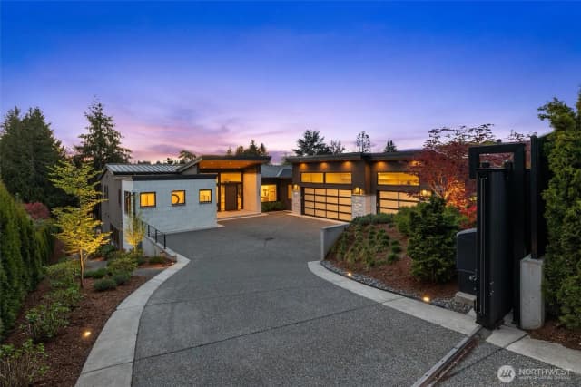 Property photo for 1421 88th Avenue Ne, Clyde Hill
