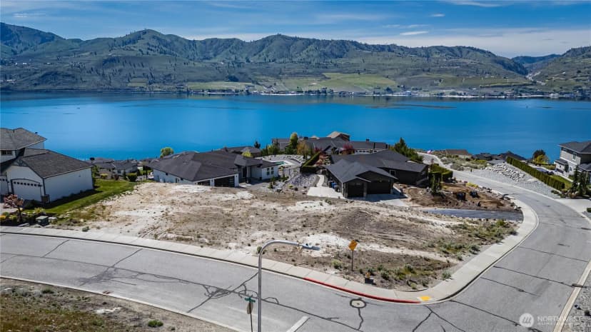 Property photo for 100 Waterview Drive, Chelan