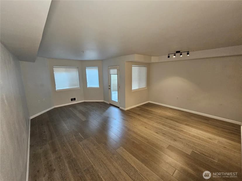 Property photo for 2530 15th Avenue W #303, Seattle photo 9