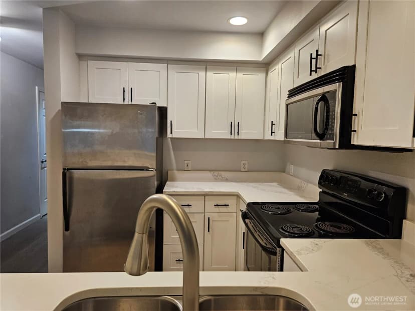 Property photo for 2530 15th Avenue W #303, Seattle photo 12