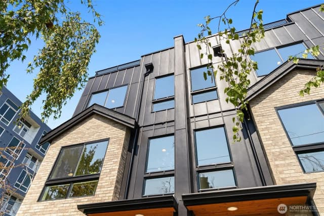 Property photo for 942 Nw 54th Street, Seattle photo 3