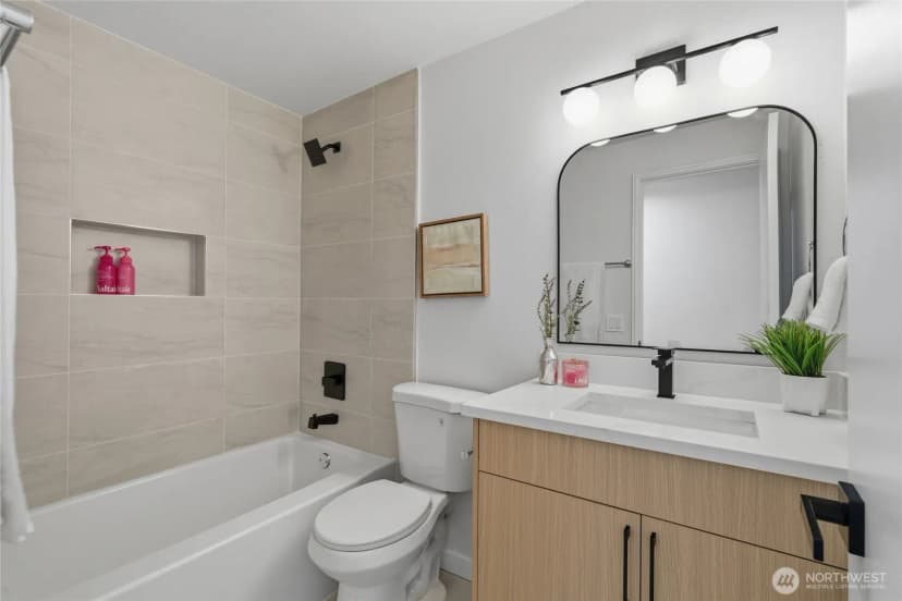 Property photo for 1204 E Laurel Street, Kent photo 24
