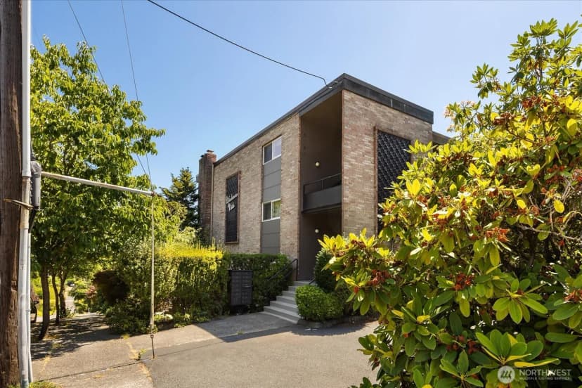 Property photo for 5101 Ne 55th Street #103, Seattle photo 2