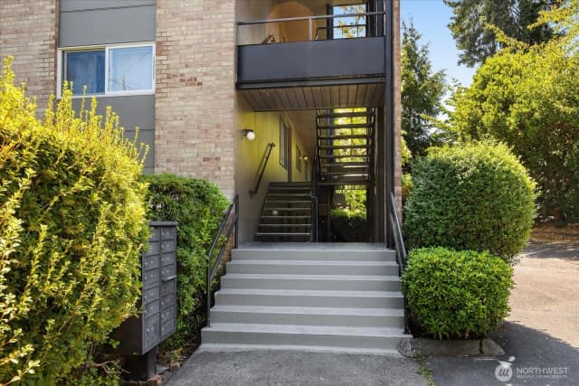 Property photo for 5101 Ne 55th Street #103, Seattle photo 3