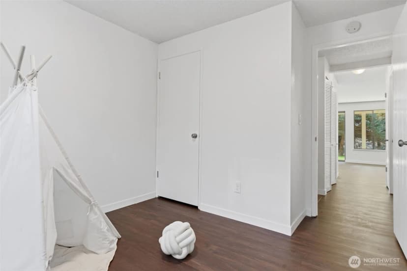 Property photo for 26425 Pennsylvania Avenue Ne #4, Kingston photo 18
