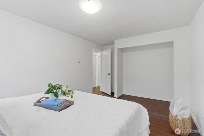 Property photo for 26425 Pennsylvania Avenue Ne #4, Kingston photo 16