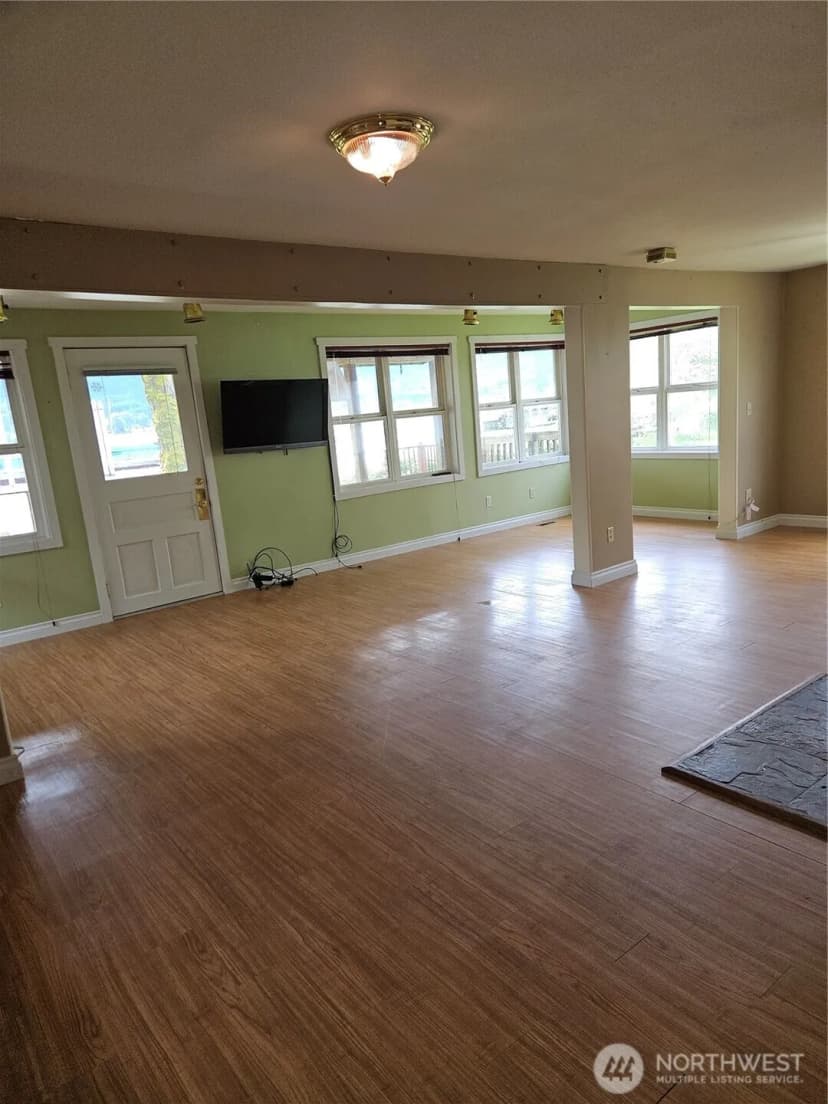 Property photo for 20 E Sunny Sands Road, Cathlamet photo 4