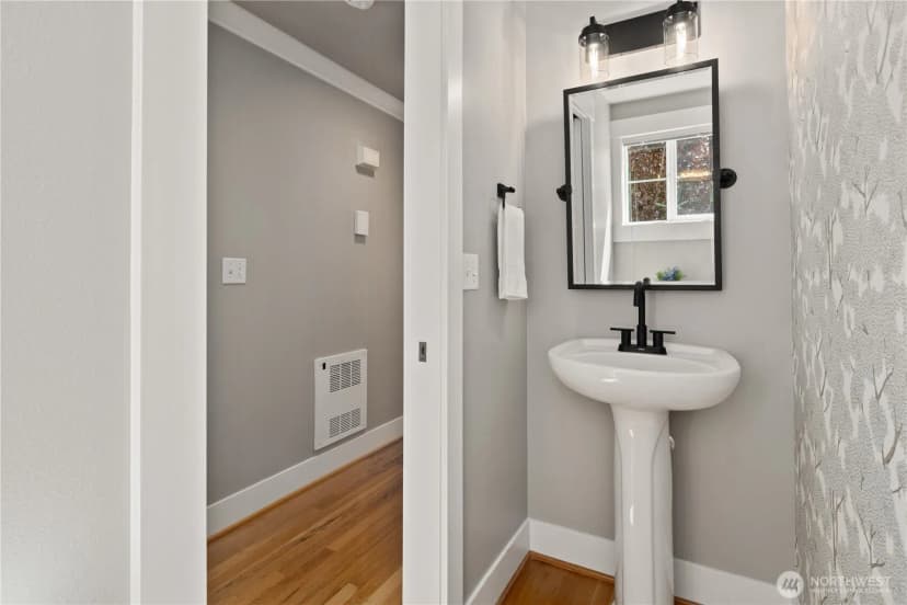 Property photo for 5015 A 8th Avenue Nw, Seattle photo 22